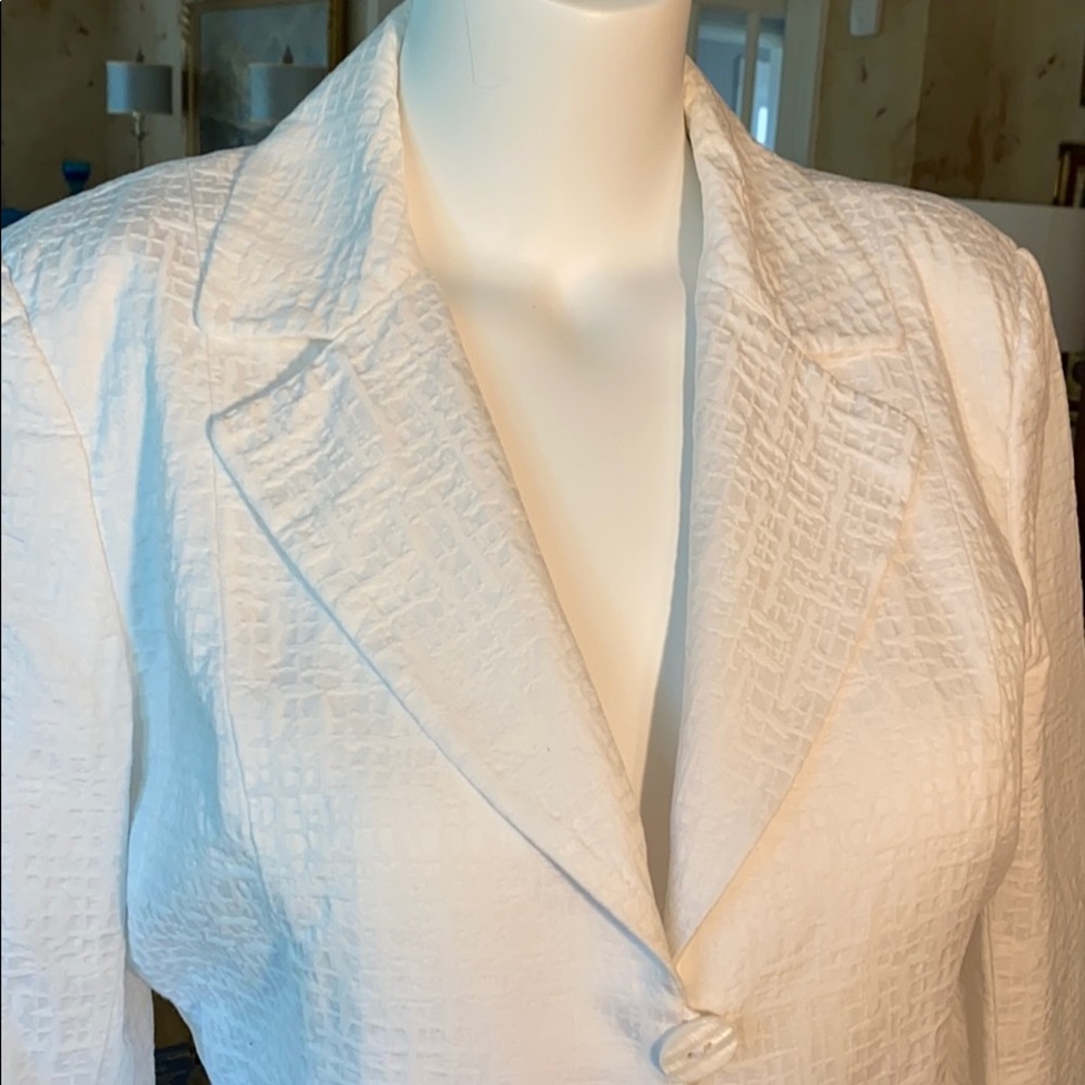 Doncaster Single Breasted White Jacket - image 3